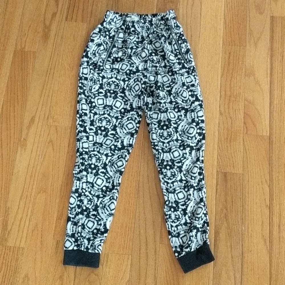 Pink Republic fun tribal print geometric pants